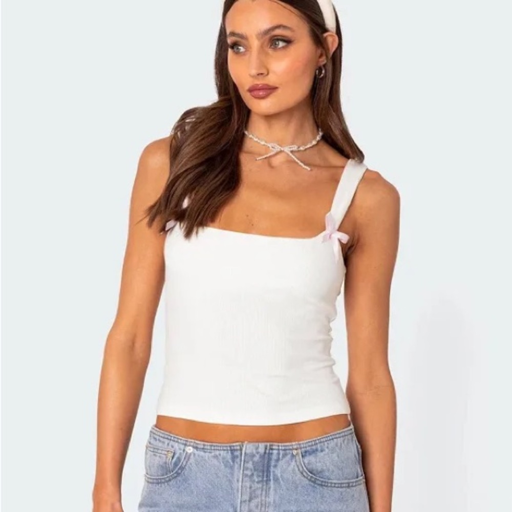 Edikted Crop Top